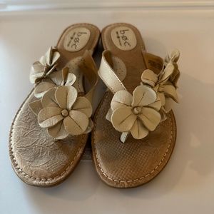 B.O.C. White leather sandals in size 9
